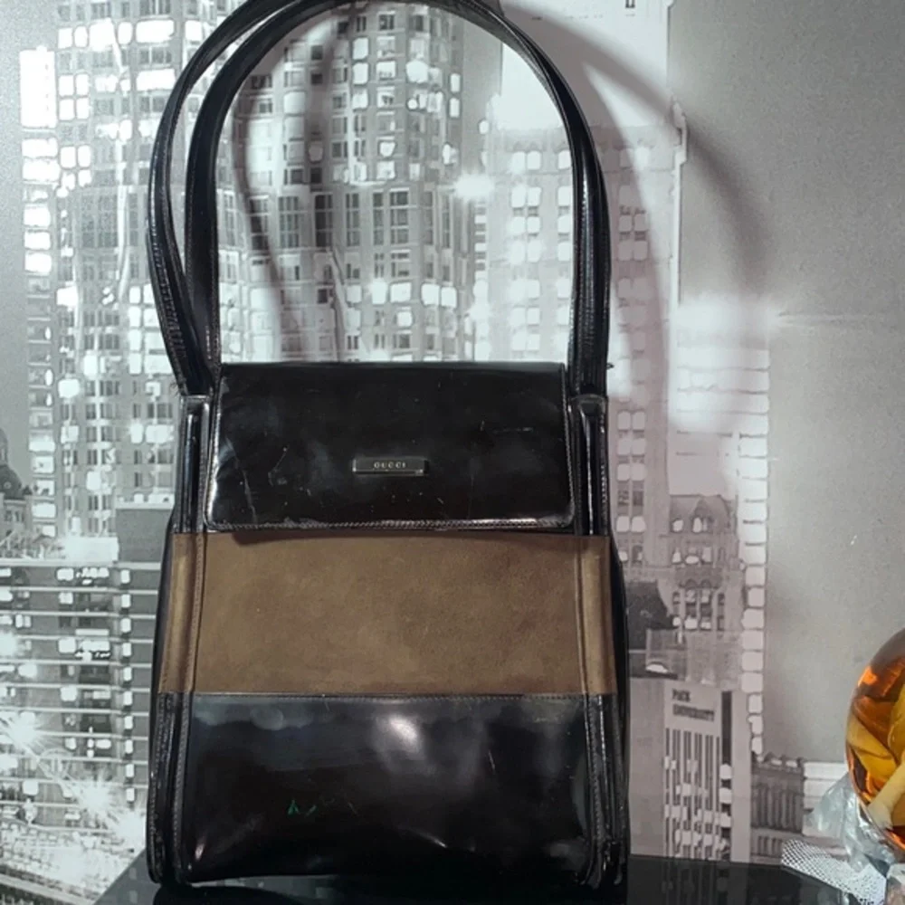 Authentic Vintage Gucci Brown Patent Leather and Suede Shoulder Bag